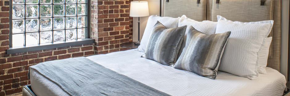 Independent hotels elevation lofts 306 bedroom 2 august 2 2021 795a1320 john zellers vvxbyz