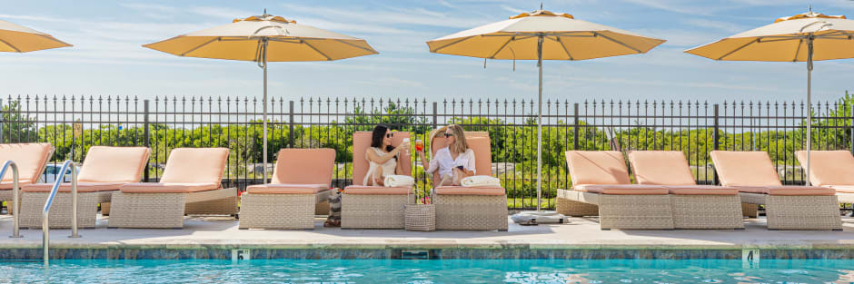 Independent hotels la mer beachfront resort 000 amenities 01