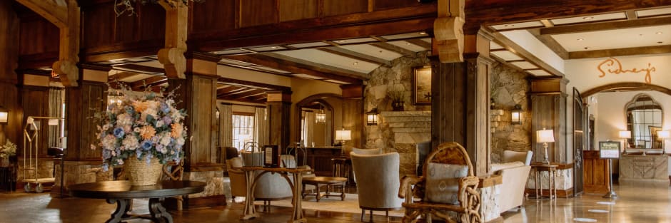 Independent hotels lanier islands resort 00 gallery image 2 f9asoq