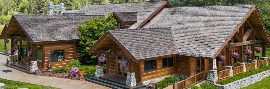 Independent hotels mountain springs lodge 00 gallery image 1 dopmny