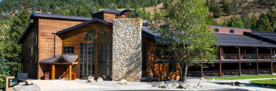 Independent hotels rock creek resort 00 amenities 01 hofche