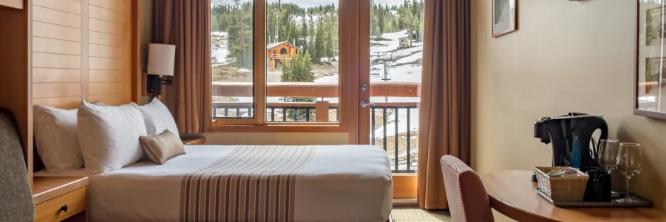 Independent hotels sunshine mountain lodge 00 gallery image 9a pewgm6