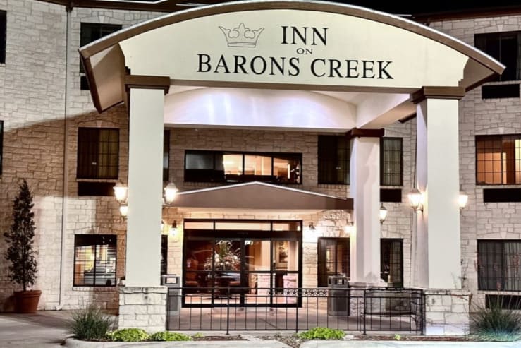 Independent hotels barons creek 00 gallery image 1 wospbz