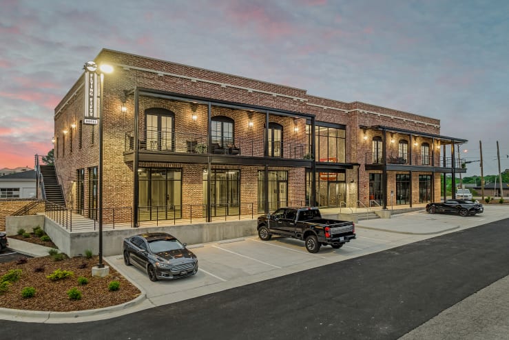 Independent hotels flying fifty 00 gallery image 1 hcid0m