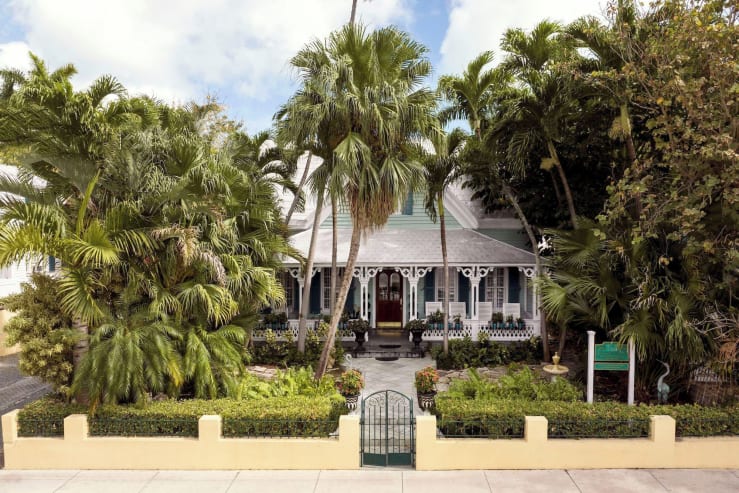 Independent hotels gardens hotel 00 gallery image 1 vily0e