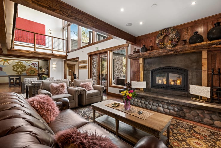 Independent hotels grand idyllwild lodge 00 gallery image 1 n2t0l4