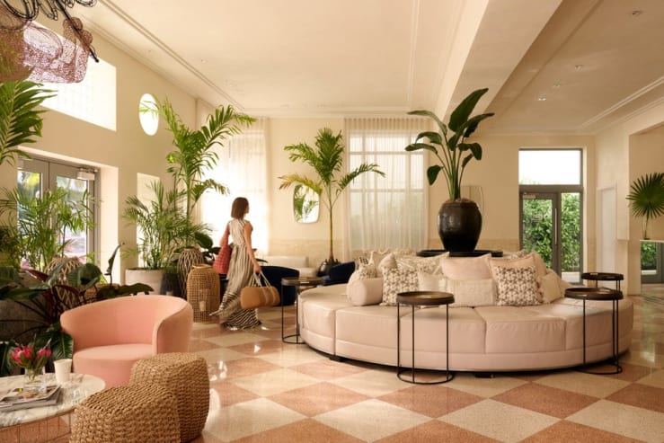 Independent hotels hotel greystone 00 gallery image 1 gmhlhq