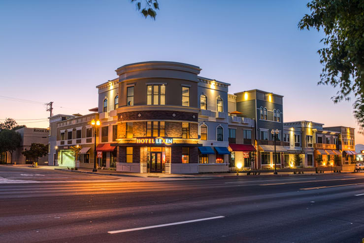 Independent hotels hotel lexen newhall 00 gallery image 1 ezgovn