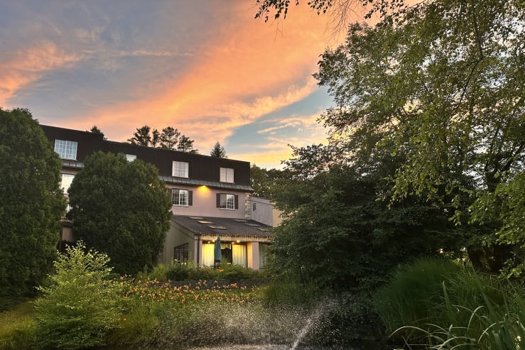 Independent hotels meadowbrook inn 000 gallery image 1 yefofy