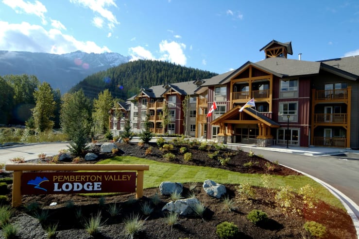 Independent hotels pemberton valley lodge exterior 4 ofr1pe