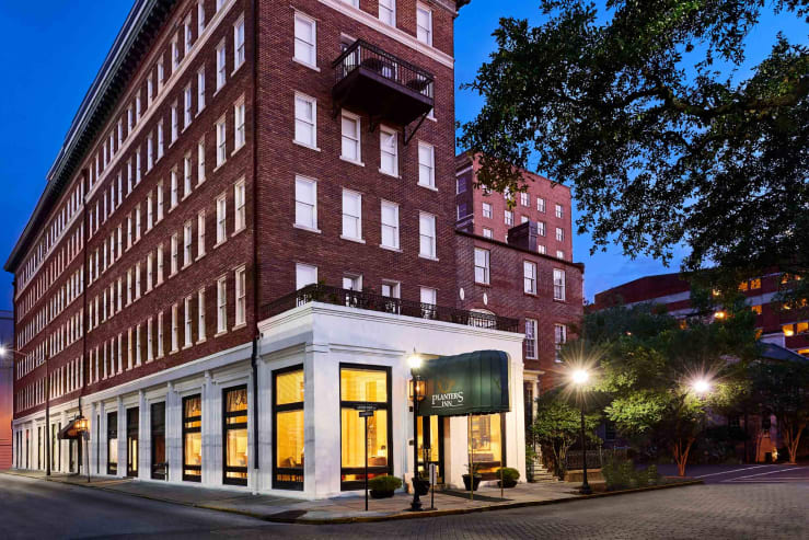 Independent hotels planters inn 00 gallery image 1 nsmug0