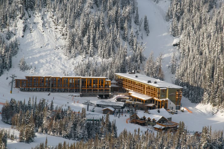 Independent hotels sunshine mountain lodge 00 gallery image 1 a85vn8