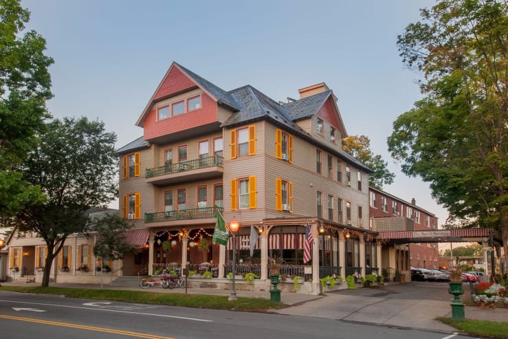 Independent hotels the inn at saratoga 00 gallery image 1 h2zusi