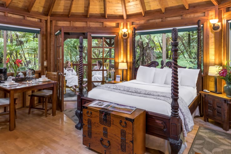 Independent hotels volcano village lodge maua kea 03  lg liz hamilton rfwiwj